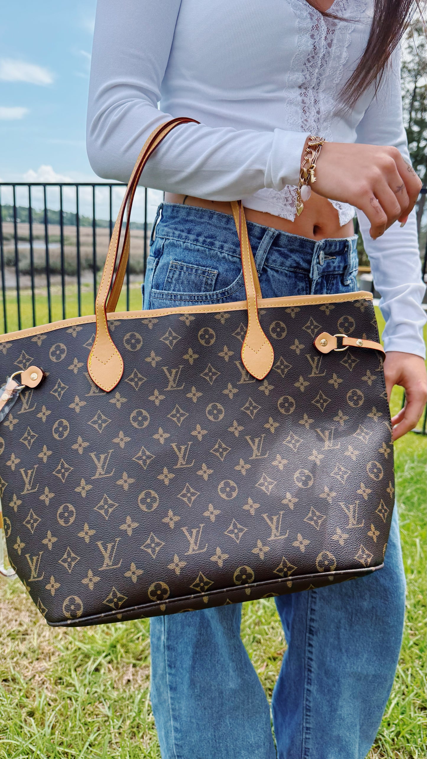 PreOrder - Valerie Tote Brown